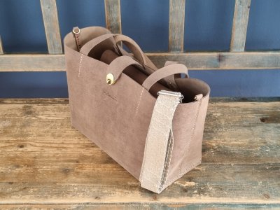 galerie/001 Taschen/010 Yamina/resized/T0334 (2024-04-02) 4_small.jpg